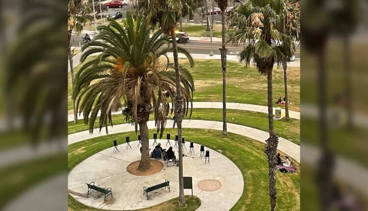 Pump down the volume - Santa Monica Daily Press

