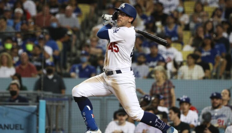 Dodgers hold on to defeat pirates

