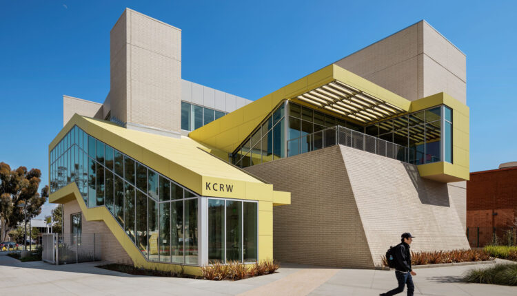 The Santa Monica College Center for Media and Design / Clive Wilkinson Architects

