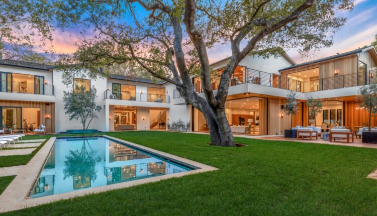 Joe Jonas and Sophie Turner are selling the Encino mansion for $ 15.2 million, a high by 2021

