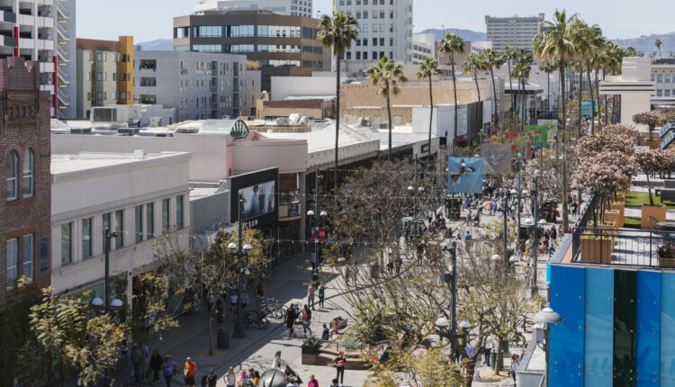 Council approves more flexible zoning for Third Street Promenade to accelerate economic recovery

