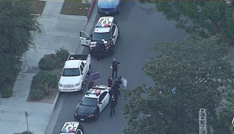 A person is injured in a police shooting in the Palms area of ​​LA - NBC Los Angeles


