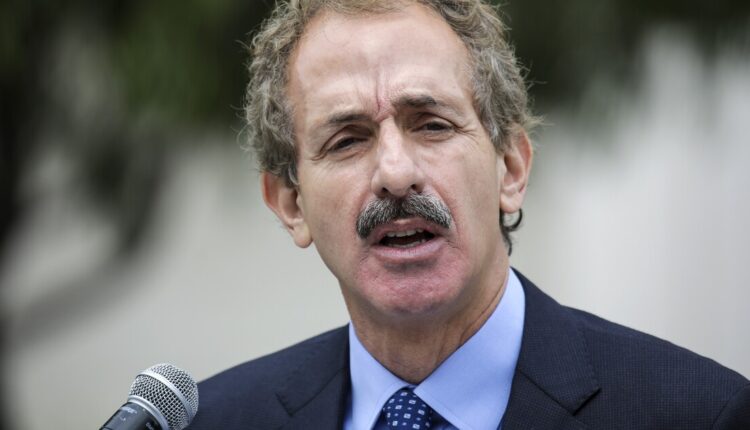 Fire supports 2022 plan to enlarge city council

