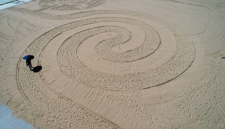 Into the labyrinth at Annenberg Community Beach House this weekend

