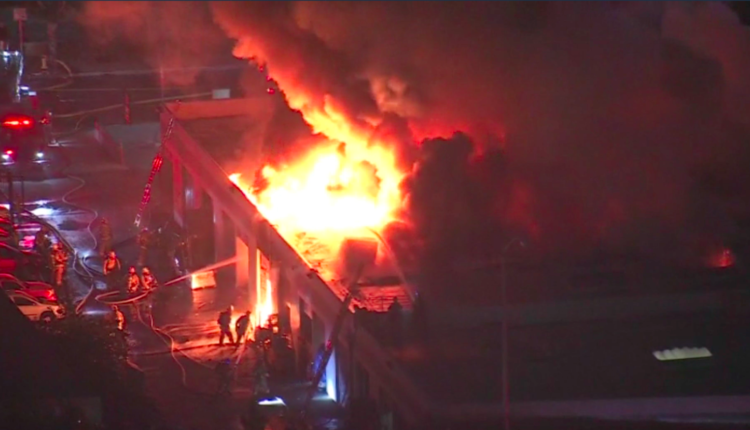 Structural fire in the Baldwin Park auto warehouse - CBS Los Angeles


