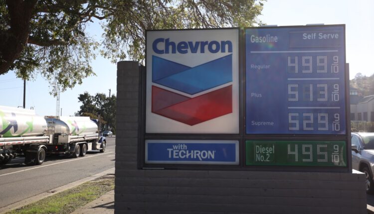 California Gas Prices Reach Record Highs - CBS Los Angeles

