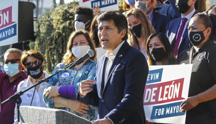 Recall against City Councilor Kevin de León is withdrawn

