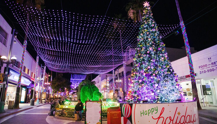 Tree lights, night markets, free fitness classes, and more on the boardwalk

