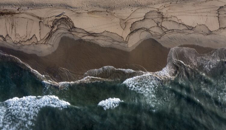 Authorities identify source of oil sheen in Huntington Beach

