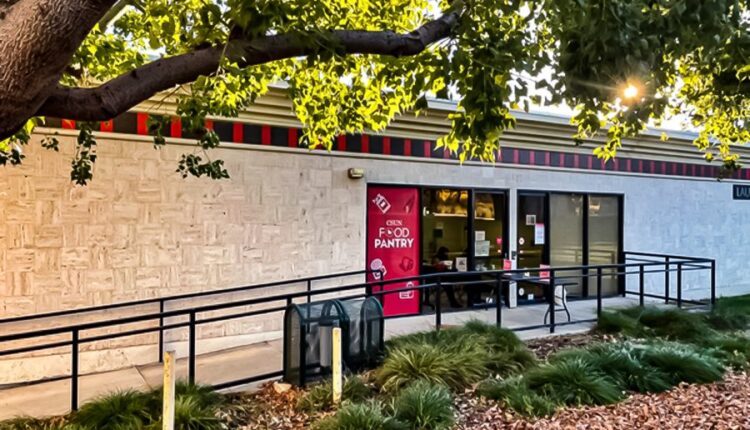 Photograph+of+the+exterior+of+the+CSUN+Food+Pantry%2C+taken+at+Northridge%2C+Calif.%2C+on+Wednesday%2C+Nov.+24%2C+2021.