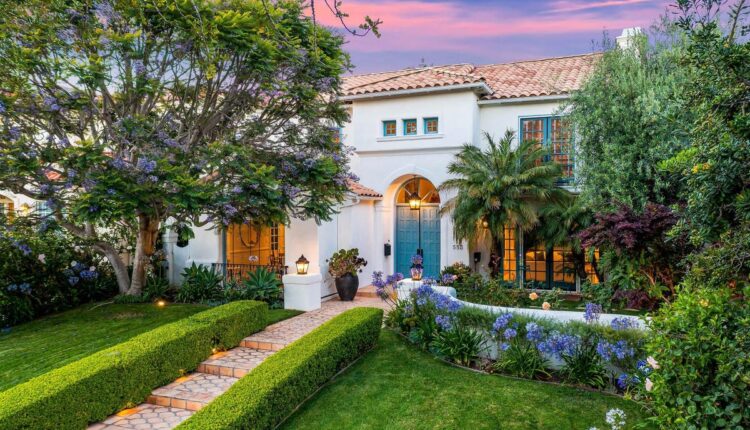 Living in Santa Monica - Explore Southern California's Favorite Beach Town

