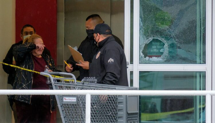 Girl, 14, killed by LA police in a clothing store shootout

