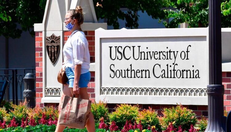 USC begins Spring Semester with virtual classes - CBS Los Angeles

