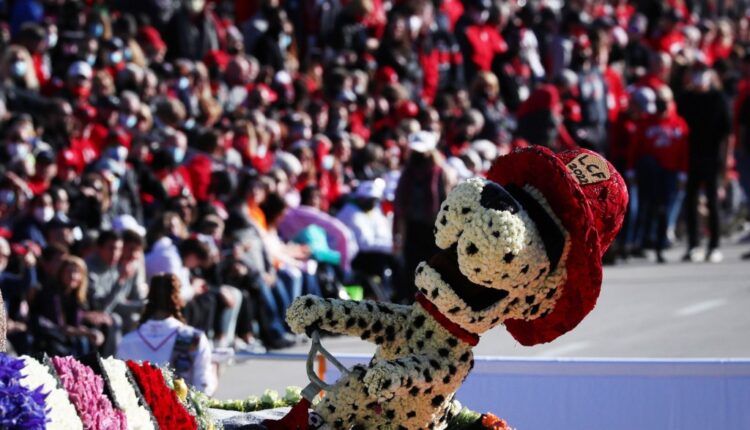 Utes, Buckeyes, and Other Tourists Navigate Pandemic to Land in Pasadena - Pasadena Star News


