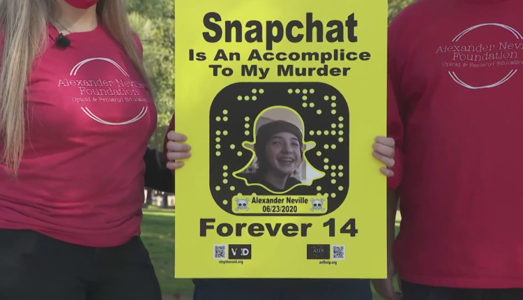 Lovers, advocates demonstrate against illegal drug sales on Snapchat

