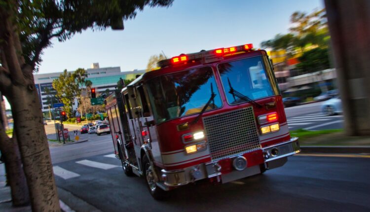One injured in Panorama City fire – CBS Los Angeles

