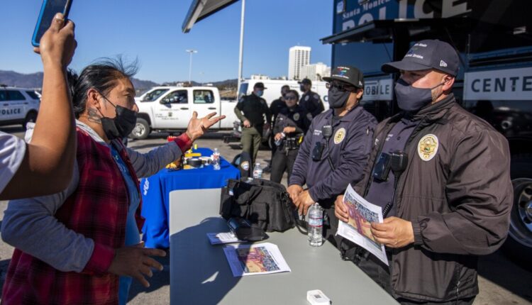 Column: Liberal Santa Monica versus the street vendors
