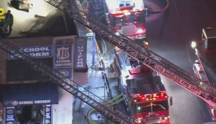 Garbage fire spreads to Strip Mall in downtown LA - CBS Los Angeles


