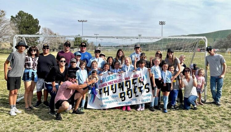 Local AYSO 10U team has successful winter season |
