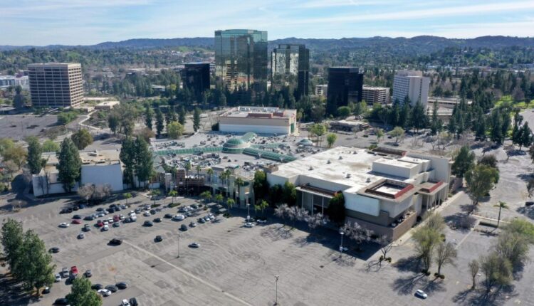 Rams seeking Woodland Hills site for training facility, report says - Orange County Register
