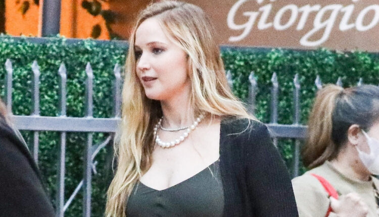 Jennifer Lawrence & Husband Cooke Maroney Enjoy a Dinner Date Out in Santa Monica
