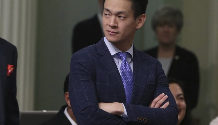 Editorial: State political ethics watchdog losing its bite
