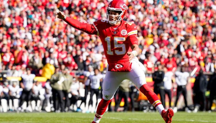 Predictions, picks and odds for NFL Week 12 matchup
