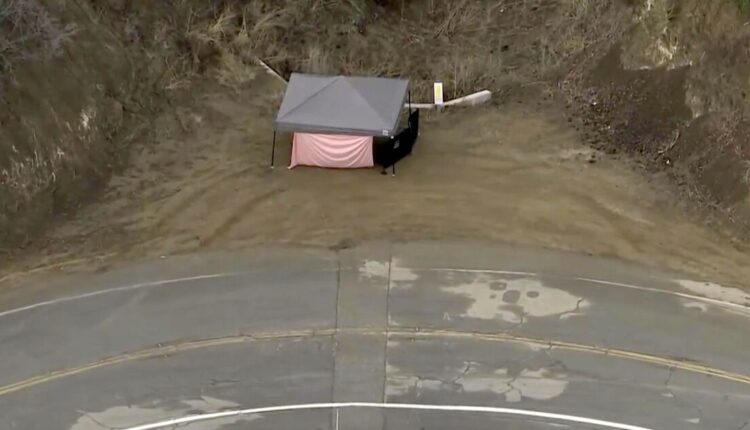 Woman's body found on side of Mulholland Highway in Malibu
