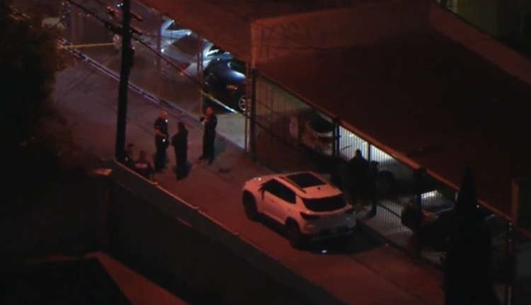 Triple shooting in Valley Glen leaves 1 dead, 2 wounded
