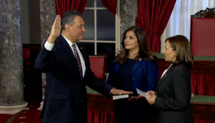 Alex Padilla sworn in as 1st Latino from CA elected to US Senate
