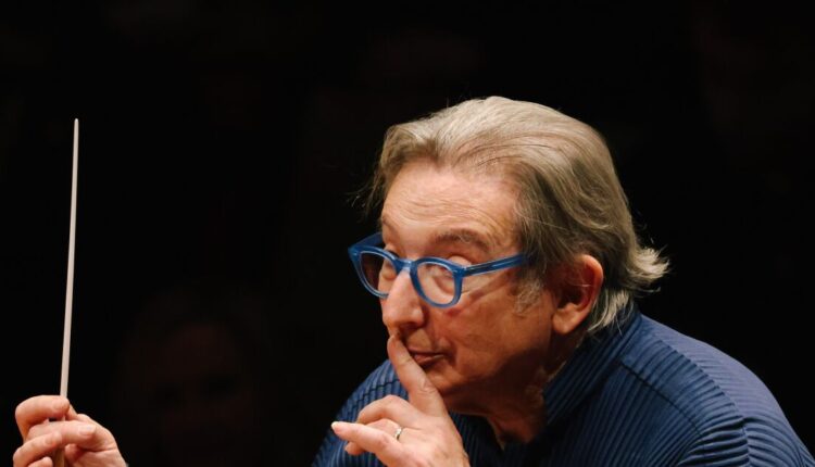 Commentary: Tilson Thomas carries on while in treatment for cancer

