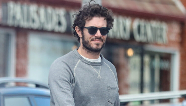 Adam Brody Picks Up Breakfast to Go in Santa Monica
