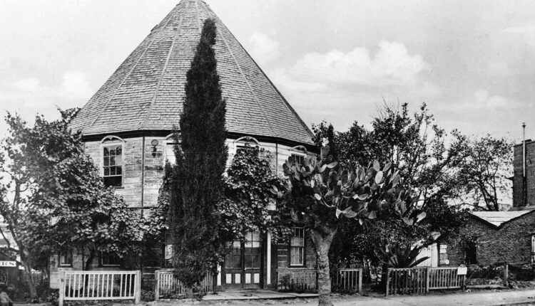 4 Southern California Historical Landmarks Fading Into Memory | Lost LA | Food & Discovery